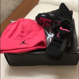 Jordan 6 sneakers and hat set for baby size 2c